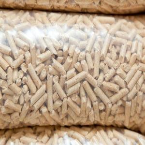 Vente en gros de granulés de bois de pin 100% ENplus A1 certifié biocarburants norme européenne DINplus emballage personnalisé 6mm bâton de sciure - Product Image 2