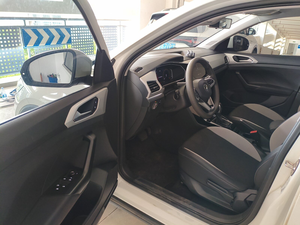 SUV 200 TSI DSG 2021 d'occasion, connectivité intelligente, excellent état, véhicule compact à faible consommation, en bon état - Product Image 5