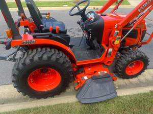 Tracteur compact Kubota Orange, tracteur utilitaire agricole Kubota, tracteur agricole à quatre roues pour travaux sur le terrain - Product Image 4