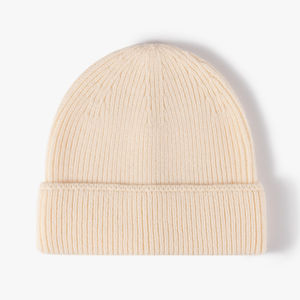 Gorros de Punto Personalizados 100% Acrílico con Diseño de Puntos para Unisex, Uso en Invierno, con Puño Ajustable y Diseño Jacquard - Product Image 6