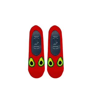 Calcetines deportivos de silicona antideslizantes rojos con estampado de aguacate para práctica de ballet - Product Image 1