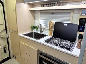 Camper Deslizable de Alta Calidad para Camioneta con Cocina Deslizable y Baño Interior para Aventuras de Viaje en Camioneta a Europa - Product Image 6