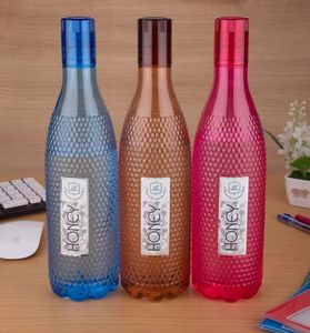 Botella de Agua de Plástico para Refrigerador de 1000 ml, Multicolor, Texturizada, Redonda, con Tapa de Rosca, Transparente, para Almacenamiento en la Cocina, Hecha en India - Product Image 1