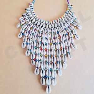Collar de Cuentas de Vidrio Hecho a Mano CRYSTAL CRAFT, Medallón con Huella de Pata, Joyería de Cuentas Multicolores, Estilo Étnico Tribal Boho para Mujer - Product Image 1
