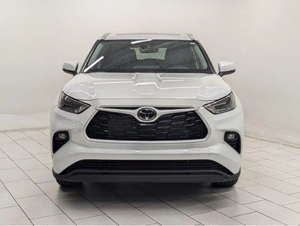 SUV Highlander 2021 d'occasion en bon état, blanc, 5 places, automatique, pneus R19, phares LED, 8 airbags, normes d'émission Euro VI - Product Image 5