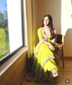 Ropa étnica india, seda Chinon pesada con secuencia bordada, trabajo, vestidos Anarkali de lujo con pantalón Dupatta para vestido de boda - Product Image 2