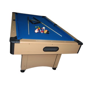 Table de billard de salon bon marché en bleu Klein avec finition imitation bois, tissu en laine, retour de boules et poches, et jeu de billard noir - Product Image 6