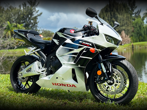 Honda CBR600RR usada del 2016 disponible para la venta - Product Image 1