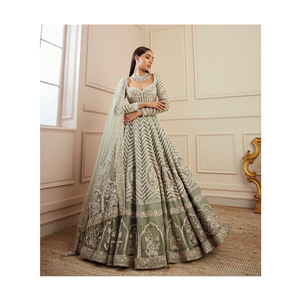 Hermosa y lujosa ropa de boda y fiesta Ropa Étnica Georgette Lehenga Choli con Secuencia y trabajo Zari - Product Image 1