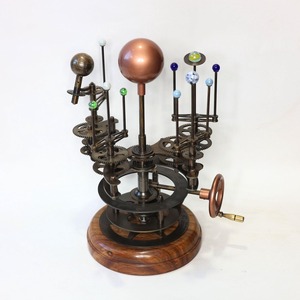 Modelo de Oráculo Mecánico Clásico de Primera Calidad, Sistema Solar de Latón Macizo y Aleación con Planetas Giratorios al Mejor Precio - Product Image 6