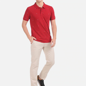 เสื้อโปโลแขนสั้นสีแดงสำหรับผู้ชาย ลายจุด ท็อปถักลำลอง - Product Image 3