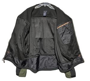 Chaqueta Cortavientos Táctica Verde y Negra para Hombre, Impermeable, para Senderismo, Caza y Actividades al Aire Libre en Invierno - Product Image 3