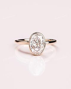 Anillo de Compromiso con Diamante Ovalado Cultivado en Laboratorio de 2.00CT con Certificación IGI, Bisel Minimalista en Oro Sólido de 14K - Product Image 1