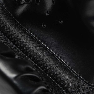 Guantes de combate de MMA de 10 oz vendidos en fábrica profesional, guantes de boxeo de encaje rojo y negro personalizados, Material sintético ligero impreso - Product Image 4