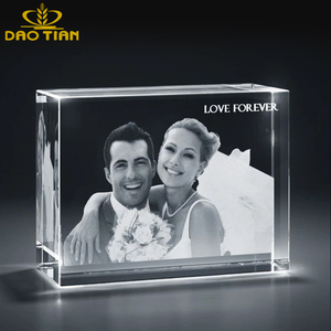 Cubo di foto di cristallo laser 2d/3d all'ingrosso vuoto di cristallo con base a cubo di cristallo a LED per regali romantici o regali di anniversario - Product Image 4