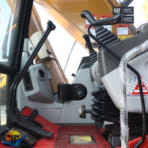 Excavadora 320C Usada de Alta Calidad, Modelo 2022, 4000 Horas, Cucharón de 0.8m, en Venta a Precios Bajos Garantizados - Product Image 2