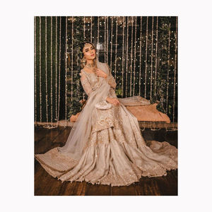 Lehanga choli สไตล์ปากีสถานสำหรับงานแต่งงานและเทศกาลงานปักจำนวนมาก - Product Image 4