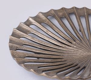 Bol décoratif en verre élégant avec support en métal feuille d'or antique, plateau de centre de table de luxe - Product Image 6