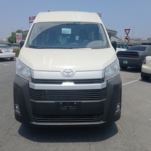 Toyota Hiace 2023 con Título Limpio, la Furgoneta Turbo de Mayor Venta, Paquete Completo con Volante a la Izquierda, Interior de Cuero y Tracción Trasera - Product Image 2