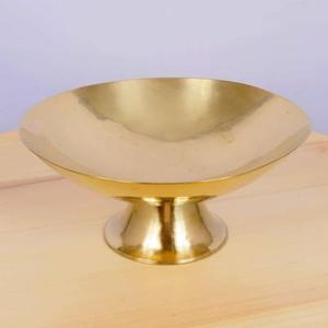 Bol de service en laiton de qualité supérieure pour les repas de luxe et les événements formels Design martelé tendance poli pour les occasions de fête - Product Image 3