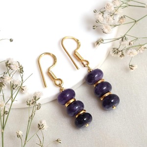 Boucles d'oreilles pendantes en améthyste faites à la main en plaqué or avec perles d'espacement Bijoux élégants en pierres précieuses violettes pour femmes - Product Image 1