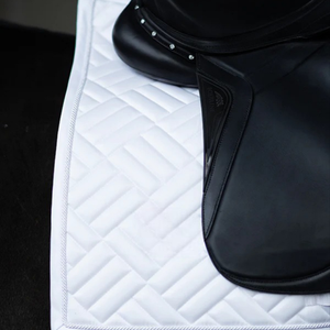 Tapis de cheval anglais Doublure intérieure douce Tissu durable pour le confort et le soutien Tapis de selle d'équitation 2025 Nouveau matelassé élégant - Product Image 5