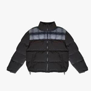 2024 nueva llegada moda Streetwear chaqueta de mezclilla de alta calidad diseño personalizado hombres rasgados botón frontal chaqueta de mezclilla - Product Image 1