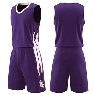 Uniforme de basket-ball respirant personnalisé, maillots de basket-ball tendance de qualité supérieure, logo imprimé par sublimation, uniformes d'équipe décontractés - Product Image 6