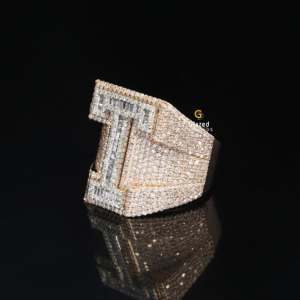 Nouvelle bague lettre initiale en or rose 10 carats à la mode personnalisable Baguette Moissanite VVS clarté diamants entièrement glacé - Product Image 4