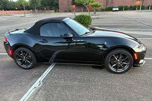 Mazda MX-5 Miata Club 2016 USADO con Volante a la Izquierda/Derecha - Product Image 3