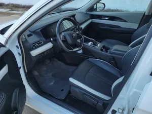 Cargador de Batería de Litio para Vehículos Eléctricos E V 0 L U T E I-PRO EV 2024 con Carga Rápida, 110 kWh de Energía y AWD NEDC - Product Image 6