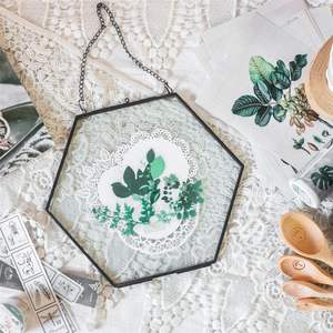 Cadre photo design fait main en métal et verre couleur personnalisée tenture murale moderne forme personnalisée support photo en gros - Product Image 1