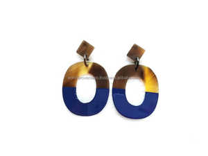 WONDER OVERSEAS Boucles d'oreilles à la mode Huggie en corne écologique Non peint Flower Life Design Circle avec crochet à la mode - Product Image 4