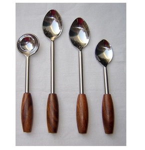 ชุดเครื่องใช้บนโต๊ะอาหาร4ชิ้นชุดเครื่องใช้บนโต๊ะอาหารสีทองมันวาวดีไซน์ใหม่ล่าสุด - Product Image 3