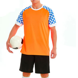 Conjunto de camiseta y pantalones cortos de equipo de fútbol para niños de secado rápido Ropa de fútbol para niños Uniforme de equipo en colores del club - Product Image 4