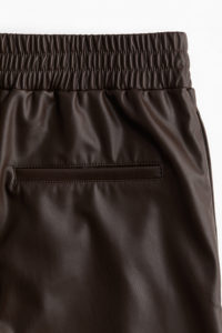 Bermudas con revestimiento de Color marrón de Material de alta calidad de cuero PU 100% para mujer, pantalones cortos de cuero personalizados con estilo a la moda - Product Image 4