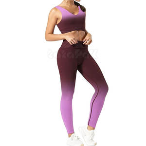 Conjunto de Yoga para Mujer Hecho en Pakistán, de Alta Calidad, Transpirable, Ligero, Cintura Elástica, Logotipo Frontal, Material Spandex/Nylon - Product Image 1