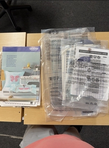 TopQuality Brand New Aveneer EV1 Sewing <b>Quilting</b> & Embroidery Machine Extremely Low Hours - Product Image 1