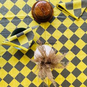 Mantel de Algodón Hecho a Mano en India, Hermoso Mantel de Algodón Estampado a Mano para Bodas, Mantel en Venta - Product Image 2