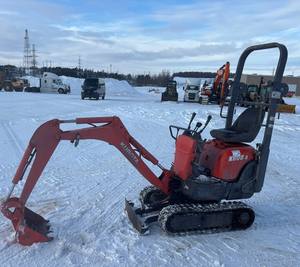 Miniexcavadora Kubota K008-3 en venta, motor de 10.3 HP, peso de 2,200 lb, tipo oruga, con motor, bomba y caja de cambios. - Product Image 3