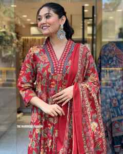 Alta demanda, diseñador de moda Kurtis para mujer, ropa informal de oficina y fiesta, disponible a granel, disponible a precio de exportación - Product Image 3