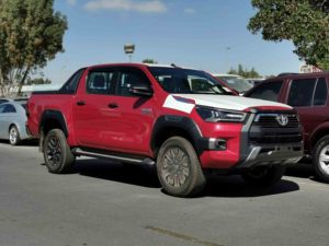 Giocattolo usato OTA Hilux Adventure 2021 usato vendita calda motore PETOL motore auto sterzo mano sinistra colore rosso vendita calda