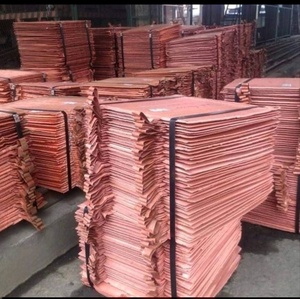 Cathodes de cuivre électriques haute performance, pureté Cu 99,97 %, origine DE, 125 kg/pièce, service de poinçonnage - Product Image 4