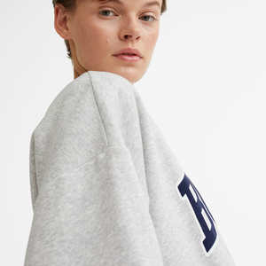 Ropa de invierno Ropa de calle al aire libre Logotipo personalizado Impresión Mejor diseño Peso ligero Material de lana Sudadera de mujer - Product Image 4