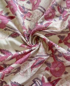 ผ้าฝ้ายพิมพ์ลายดอกไม้พาสเทลด้วยมือ ดีไซน์วินเทจลายพฤกษศาสตร์ - Product Image 3