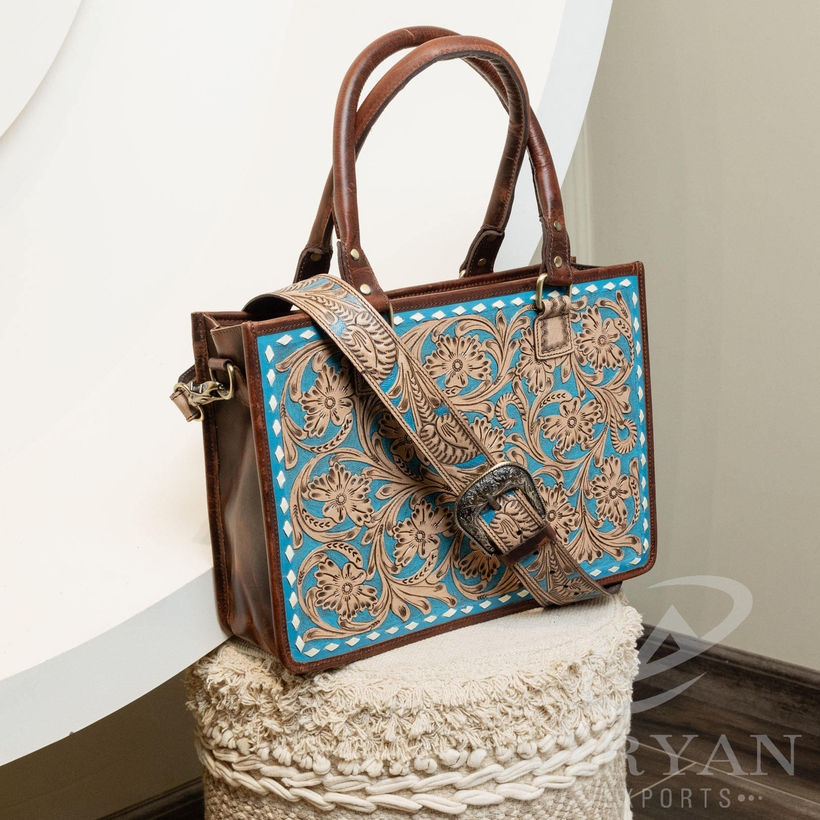 สีน้ำตาล