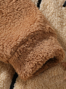 Kustom Hoodie Teddy ritsleting tali serut saku kanguru tambalan huruf blok warna untuk pria - Product Image 3