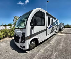 Mejor Oferta: Autocaravana/Remolque de Viaje T-h-o-r F-r-e-e-d-o-m T-r-a-v-e-l-e-r A28 Usada, Limpia, Años 2023, 2024, 2025 - Product Image 2