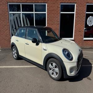 MINI COOPER 1.5 COOPER CLASSIC 2018 D'OCCASION CÔTÉ GAUCHE/CÔTÉ DROIT - Product Image 1