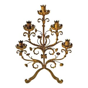 Candelabro de Hierro Forjado Rústico con Acabado Dorado Antiguo Hecho a Mano, Portavelas Decorativo Religioso para Iglesia - Product Image 1